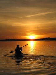 Agnes Milowka - Paddling Off Into The Sunset