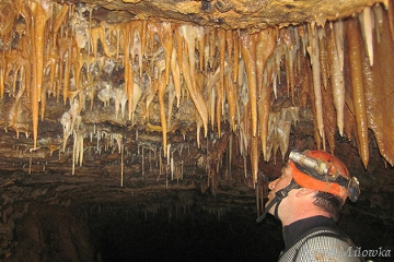 Agnes Milowka_cave diving victoria